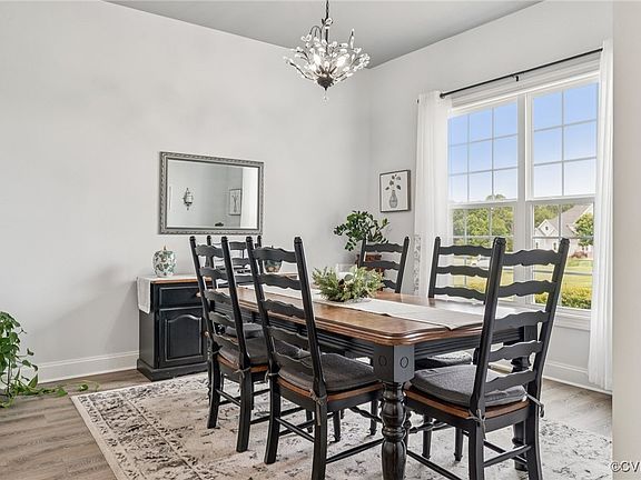 4th image of 3381 Holywell Cir