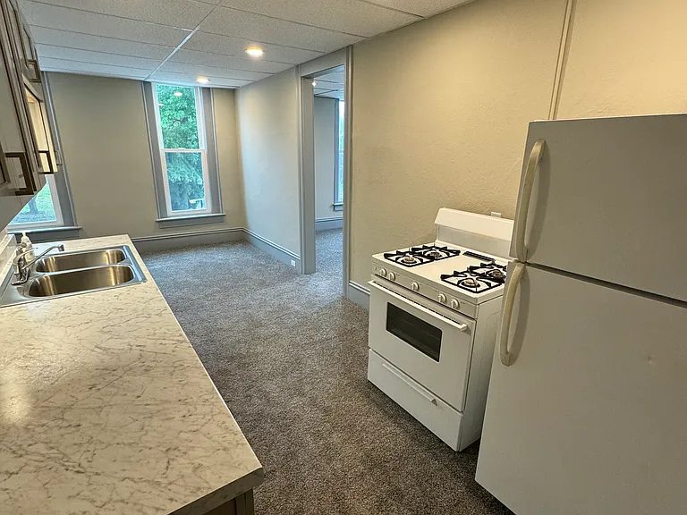 303 N Main St — Photo 7