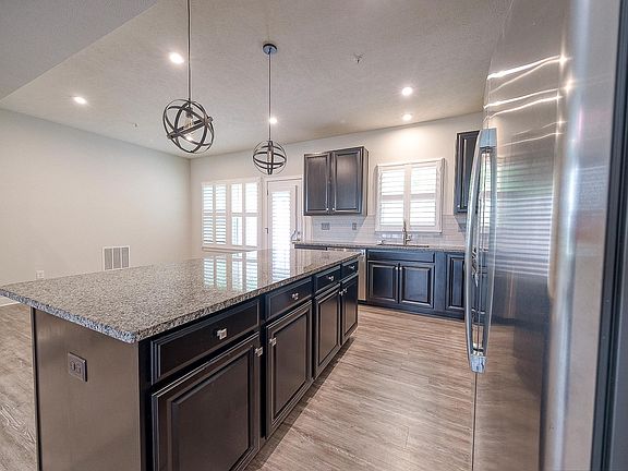 3rd image of 129 Moyer Hill Dr
