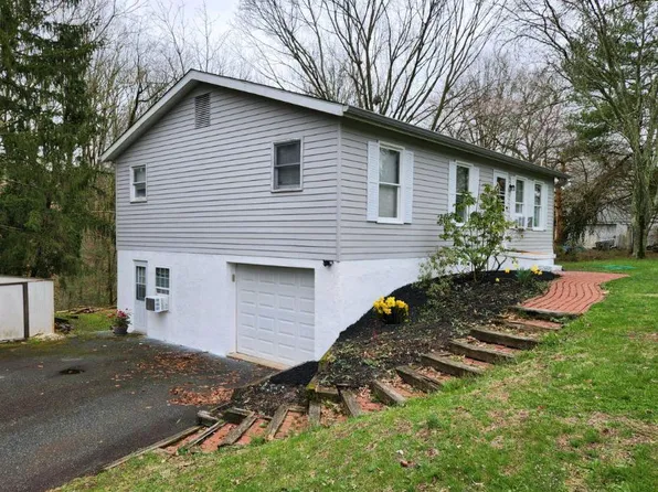 1320 Doris Dr, Pottstown, PA 19464