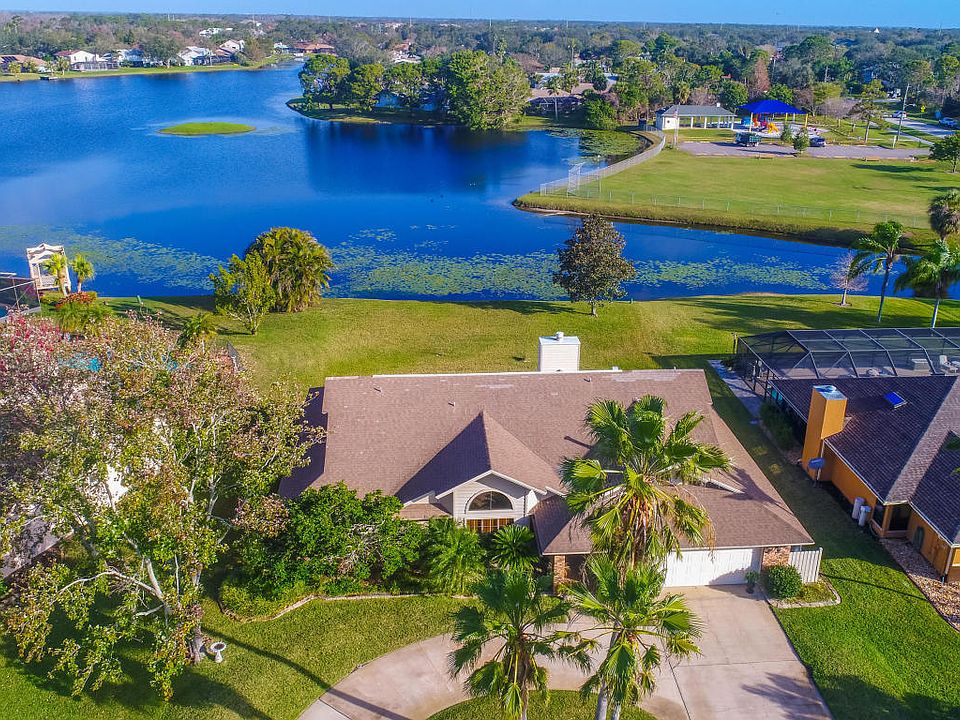 1st image of 577 Crystal Lake Dr