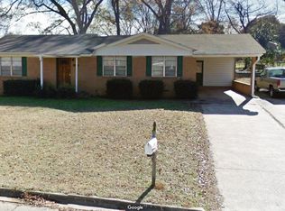 206 Woodbine Dr, Palestine, TX 75803