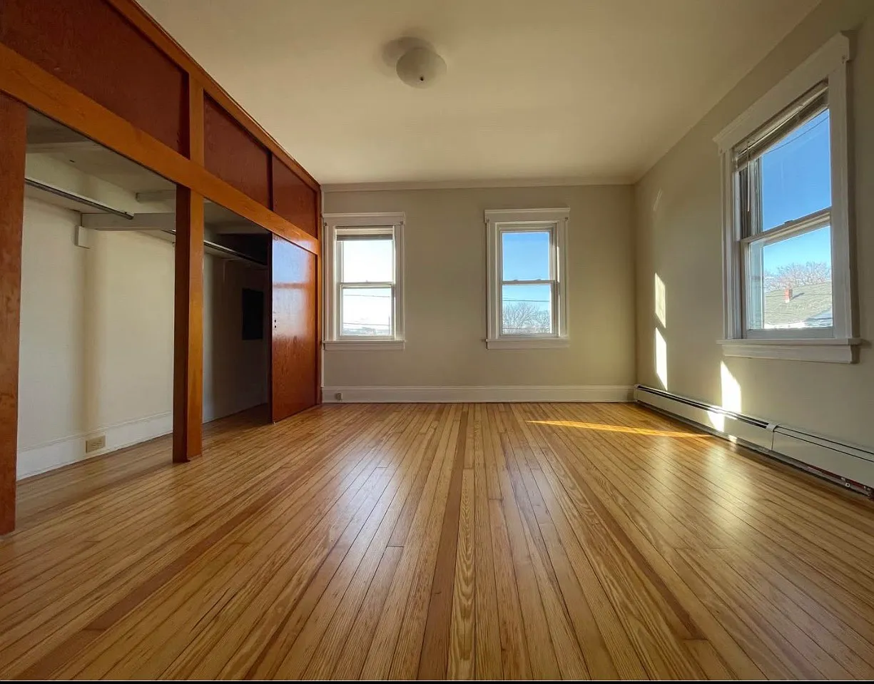 2 bed, $2,400 — Photo 4