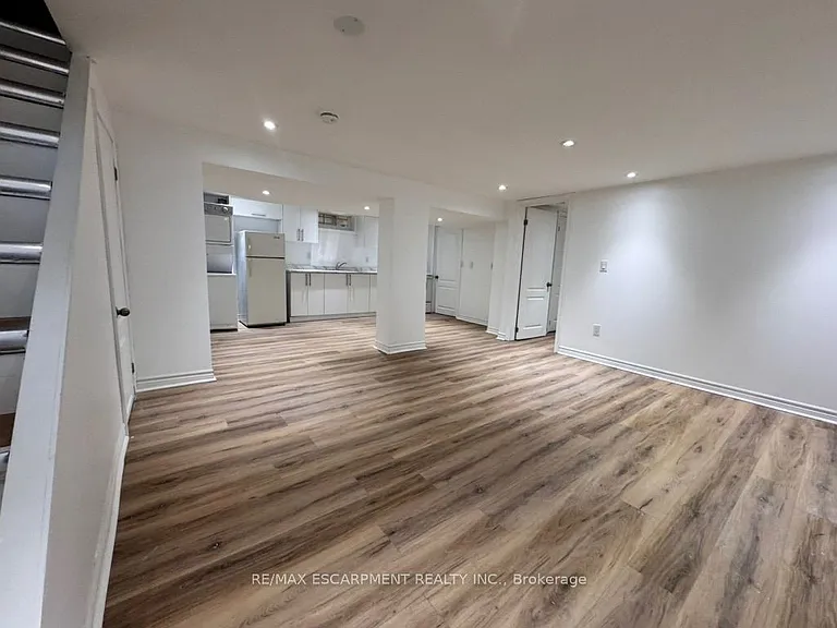 46 Plains Rd E #LOWER — Photo 4