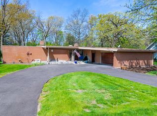 12 Ferndale Rd, Deer Park, IL 60010