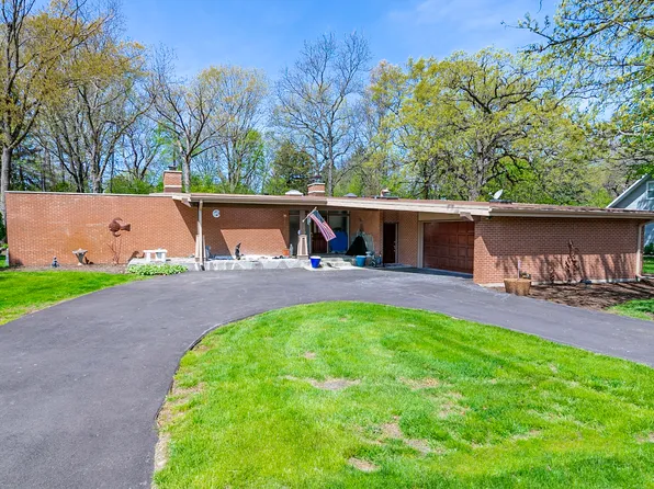 12 Ferndale Rd, Deer Park, IL 60010