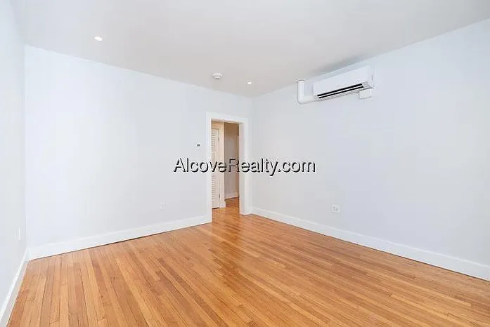 1 bed, 1.0 bath, 750 sqft, $3,450 — Photo 3