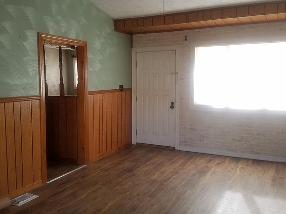 2nd image of 635 Lynn Haven Ln