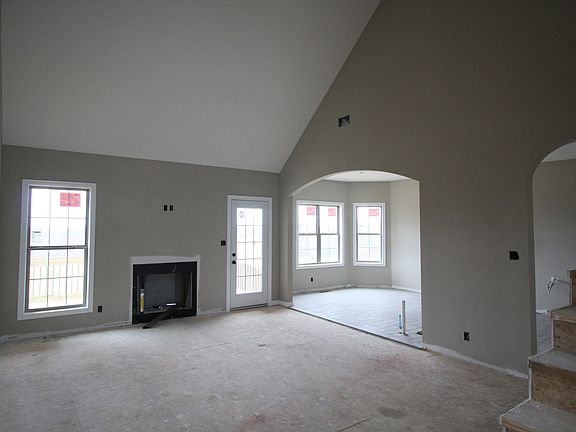 5th image of 1060 Gwen Lane