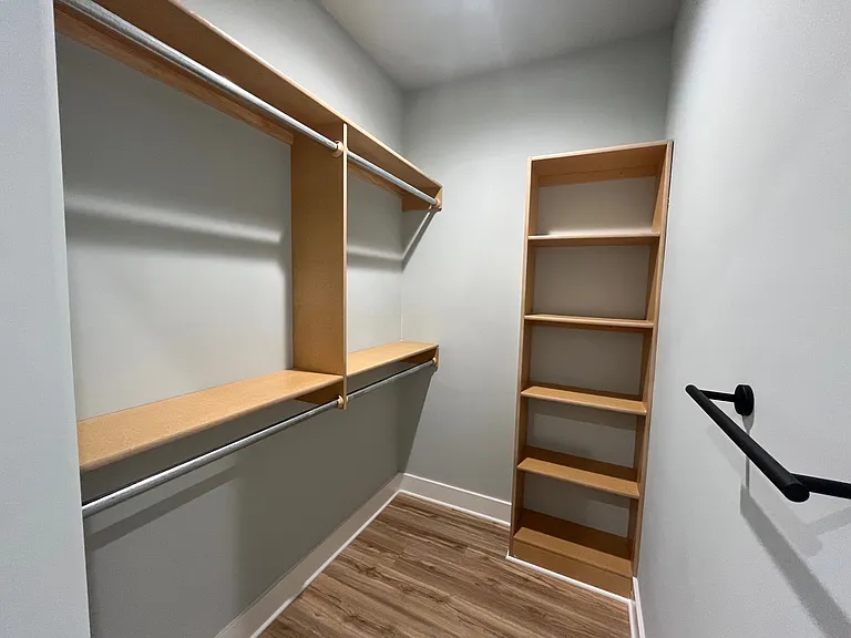 4304 N Hazelwood St — Photo 20