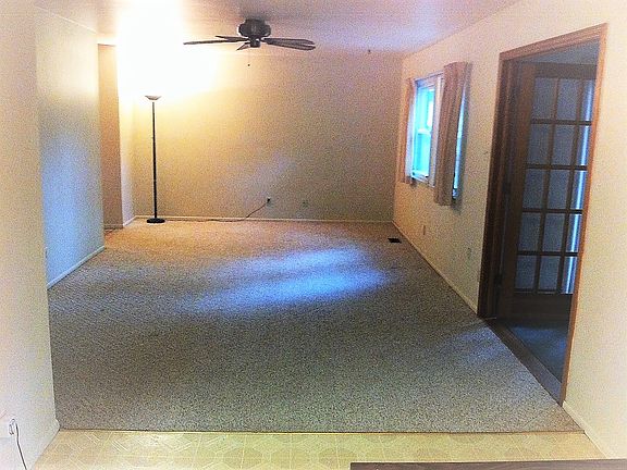 Spacious living room