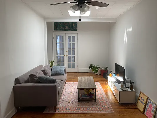 Rented by Naomi Property LLC | media 16