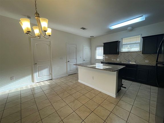 4th image of 419 Katmai Cir