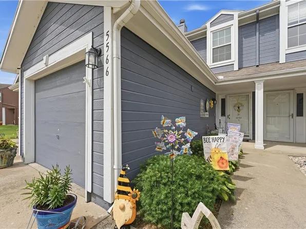 5566 NW Moonlight Meadow Dr, Lees Summit, MO 64064