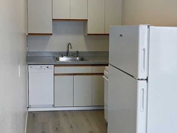 5th image of 241 5th St APT 34