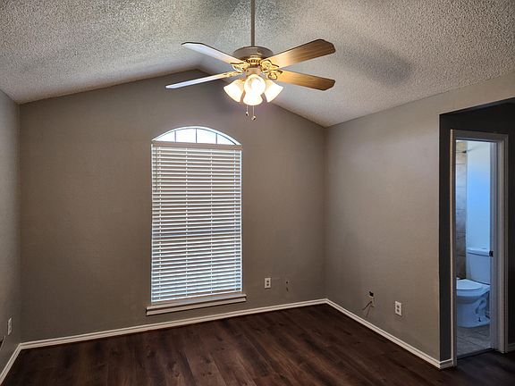 4th image of 2816 Rutgers Cir