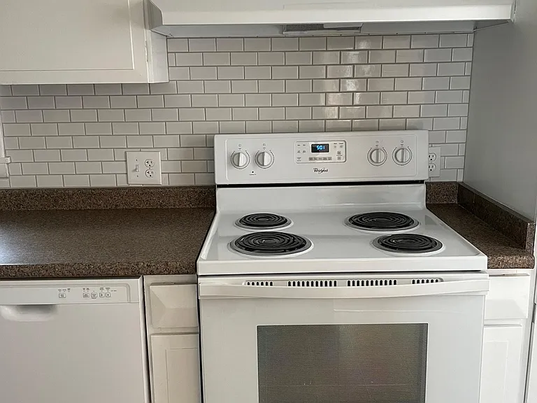 1412 N Foote Ave — Photo 8