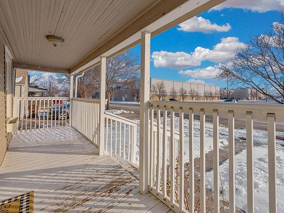 4th image of 511 S Sycamore St