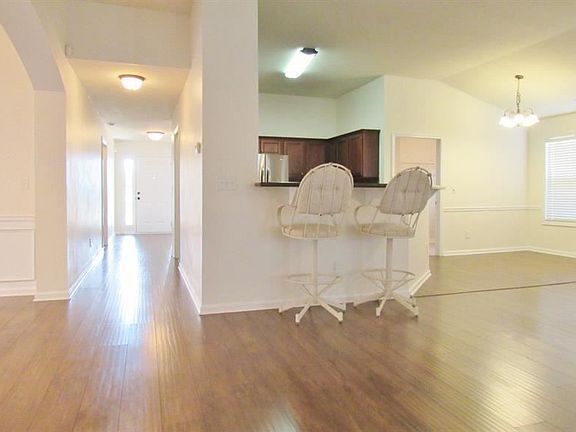 4th image of 478 Brianton Ct