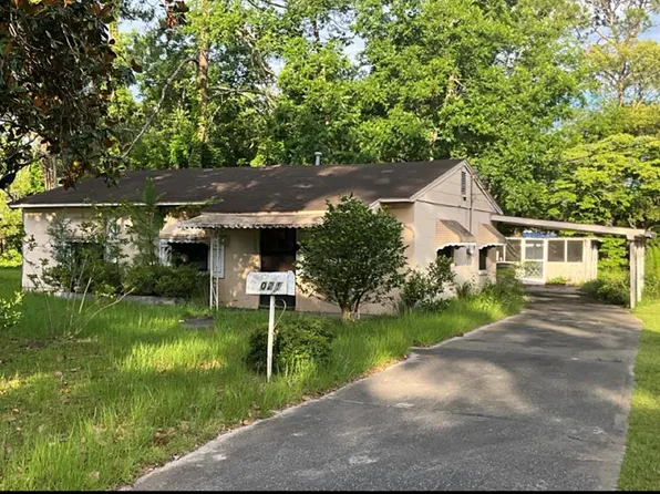 1021 S Pearl St, Douglas, GA 31533