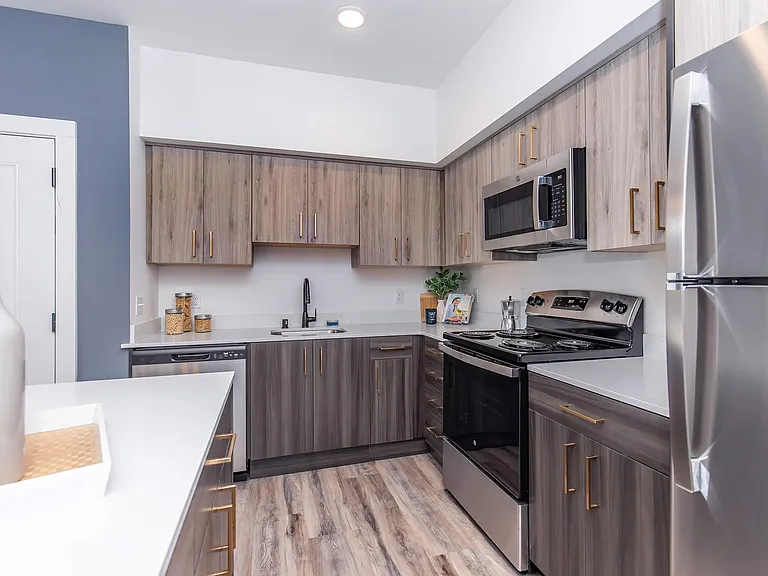 Lakeview Apartments — Photo 7