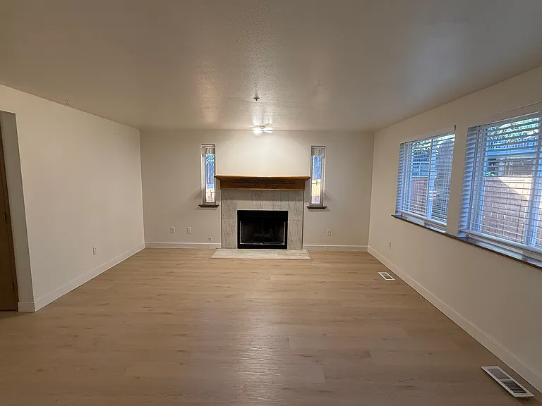 9910 NE 135th Pl — Photo 1