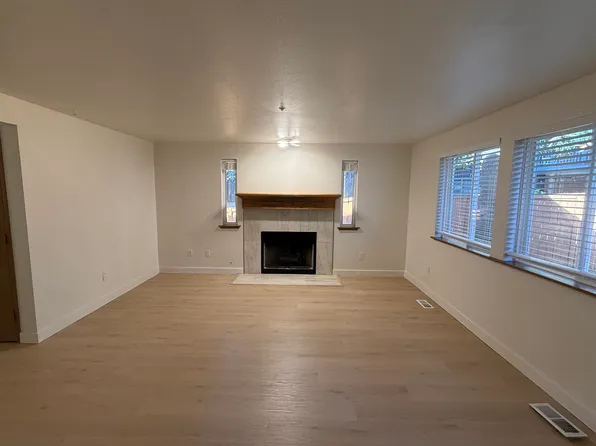 9910 NE 135th Pl, Kirkland, WA 98034