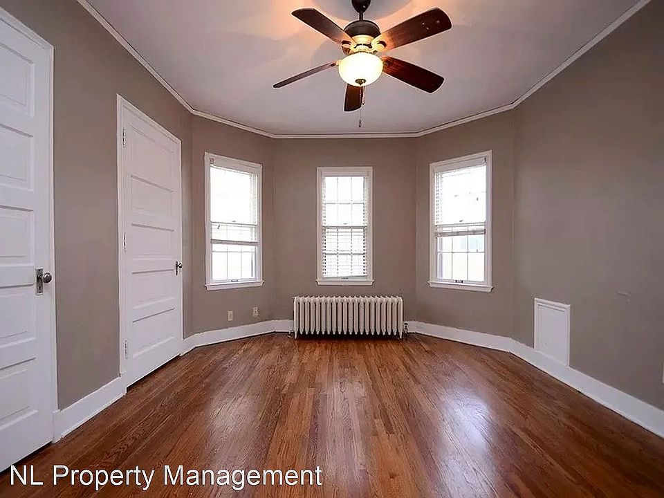 1st image of 3313 Cuming St APT 4