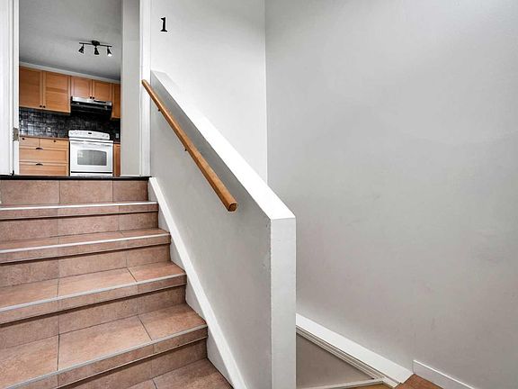 4th image of 152 Fonda Dr SE