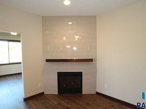 3rd image of 5431 S Salvation Pl