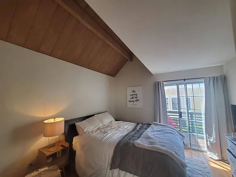 2133 Filbert St — Photo 14