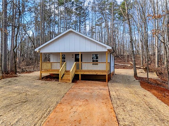 3rd image of 240 Dogwood Dr
