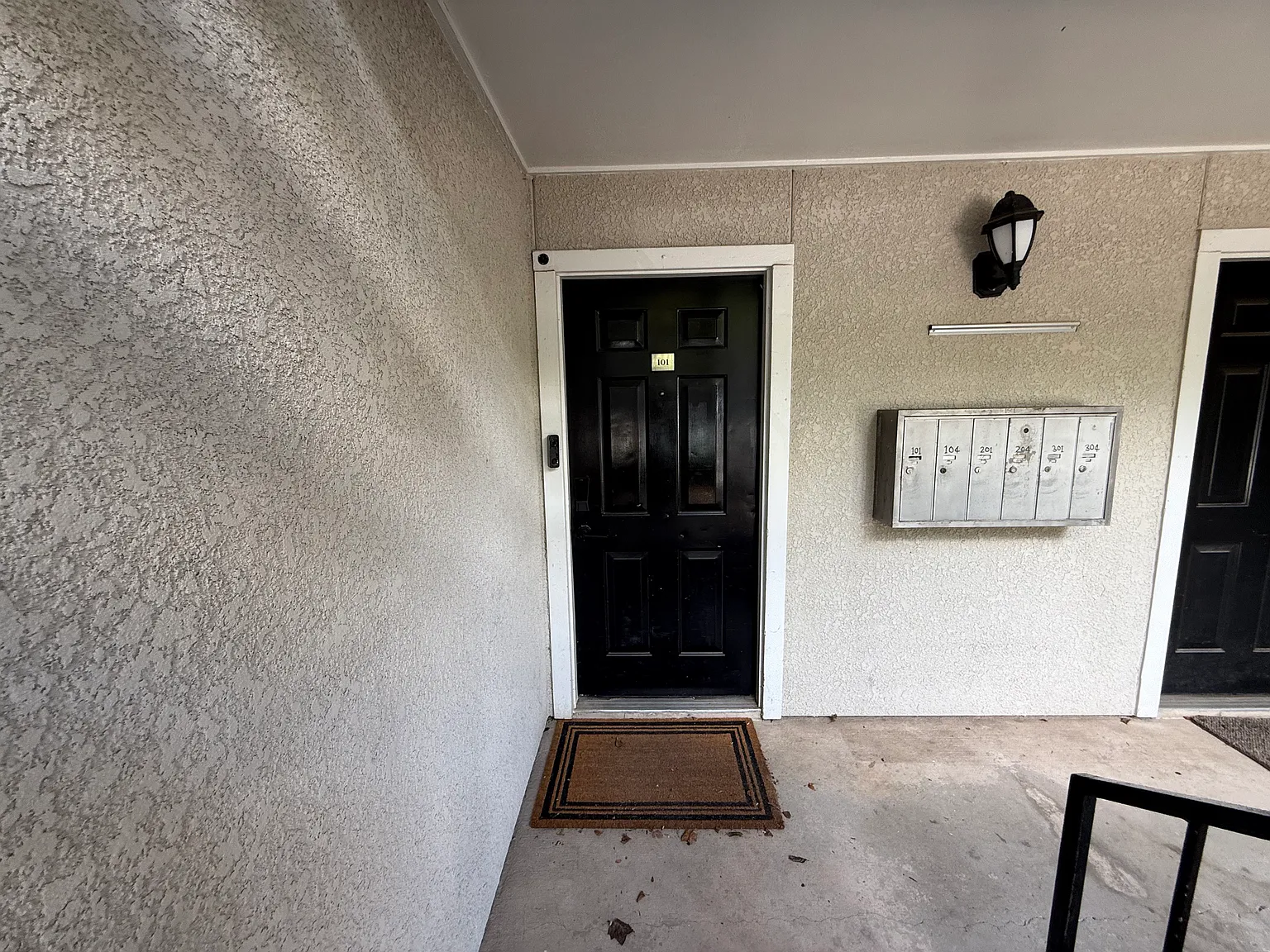 2 bed, 1050 sqft, $3,000 — Photo 4