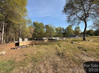 5750 Poovey Dr, Granite Falls, NC 28630