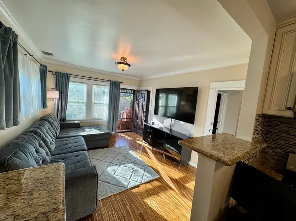 2511 Arizona Ave, Santa Monica, CA 90404