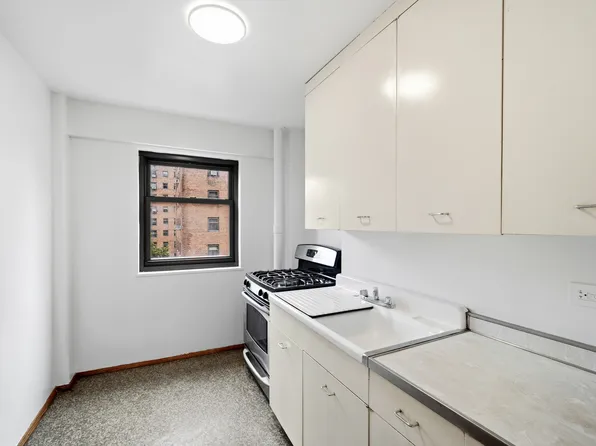 21-41 34th Avenue image 6 of 14