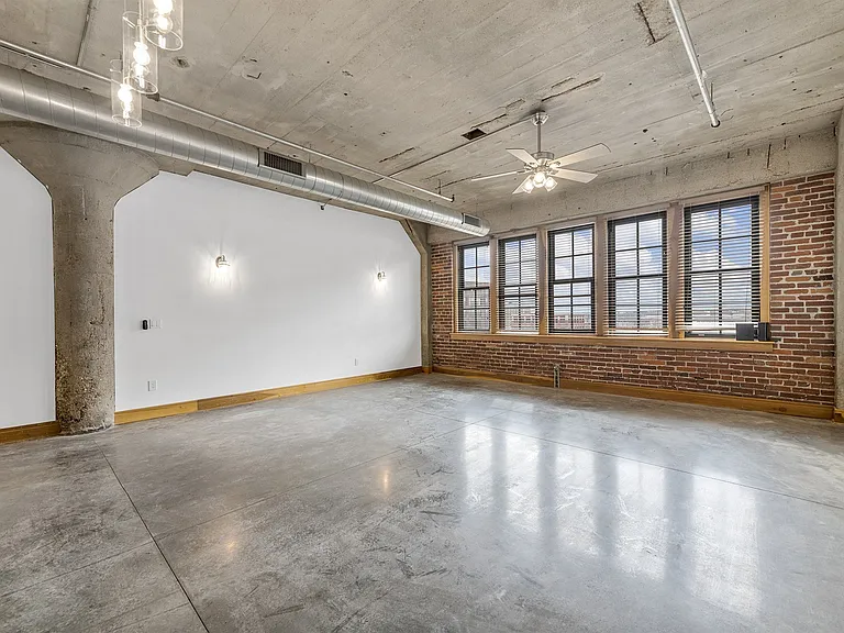 GW Lofts — Photo 15