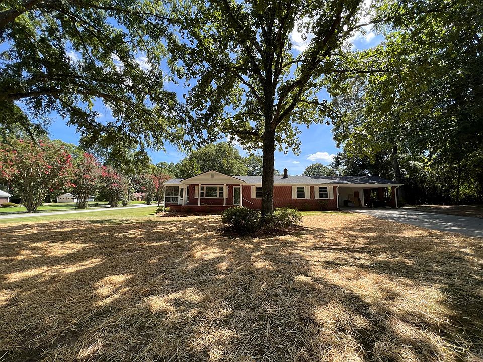 2nd image of 202 Inn Cir