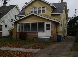 907 Lake Michigan Dr NW, Grand Rapids, MI