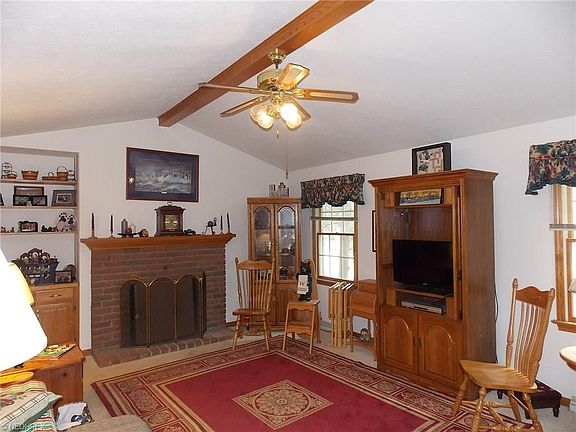 5th image of 380 Brookpoint Cir