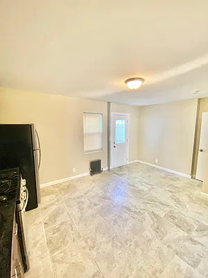 Rented by Amorelli Realty | media 5
