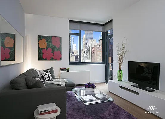 Rented by Warburg | media 10