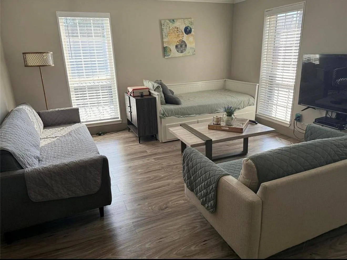 1 bed, 1.0 bath, 684 sqft, $1,565 — Photo 3