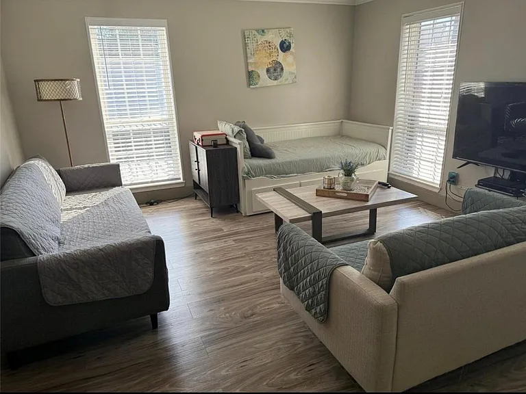 6402 Del Monte Dr #121 — Photo 3