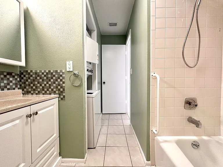 1001 W Marion Ave #9 — Photo 16