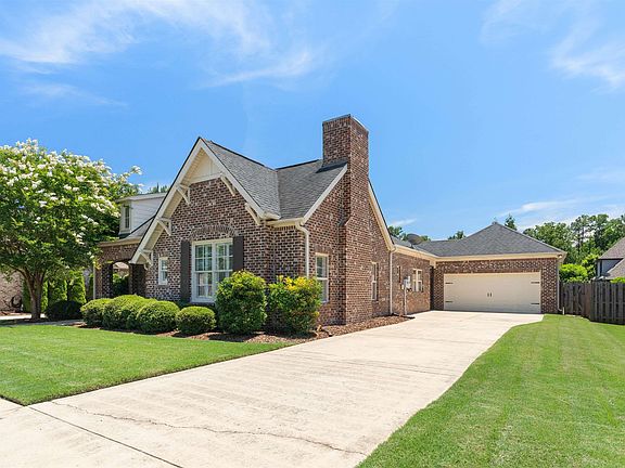 2nd image of 3933 Cotswold Dr S