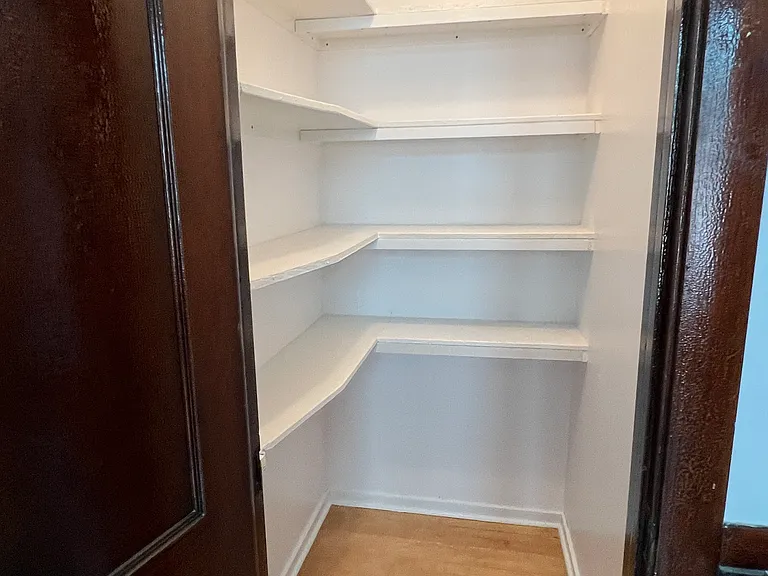Bonus!! Walk-in Pantry
