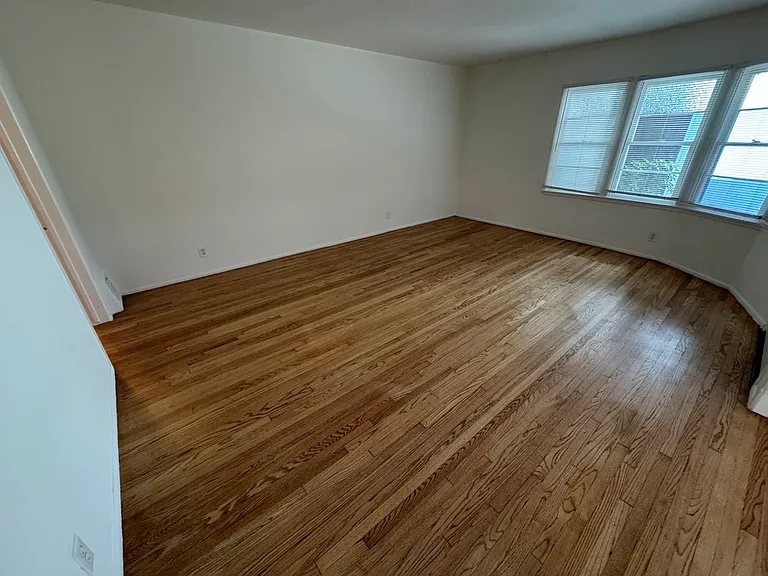 902 Alandele Ave #902 — Photo 16