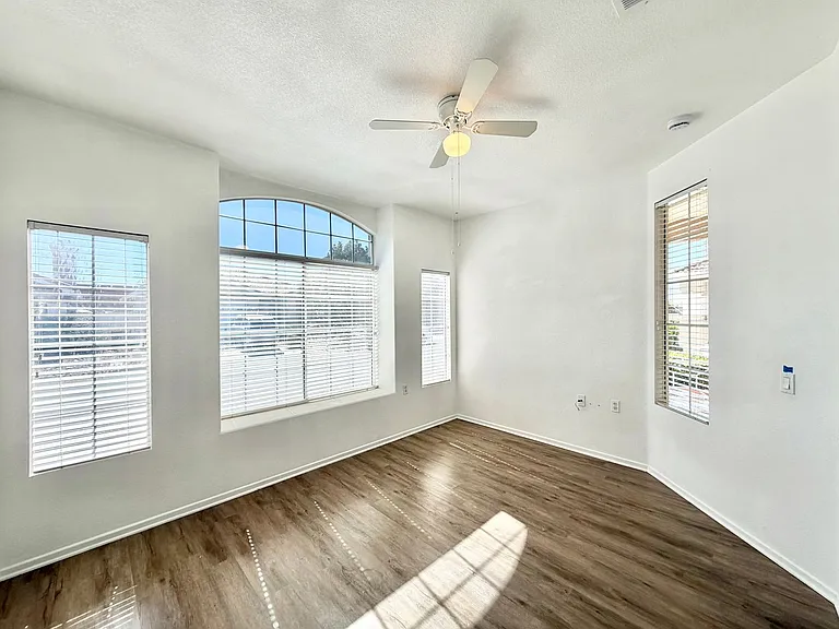 26805 China Dr — Photo 8