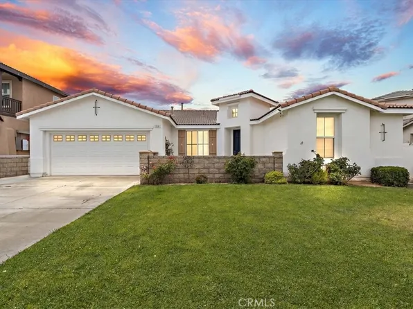 11930 Clayton Ln, Victorville, CA 92392